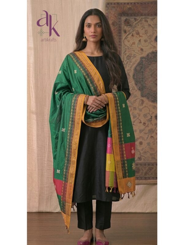 green dupatta