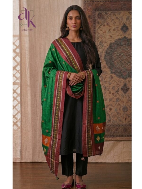 green dupatta